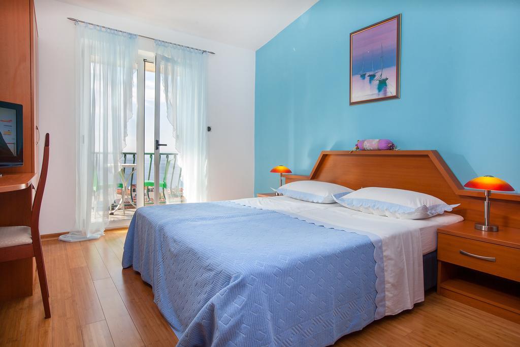 Villa Rosa Makarska Room photo